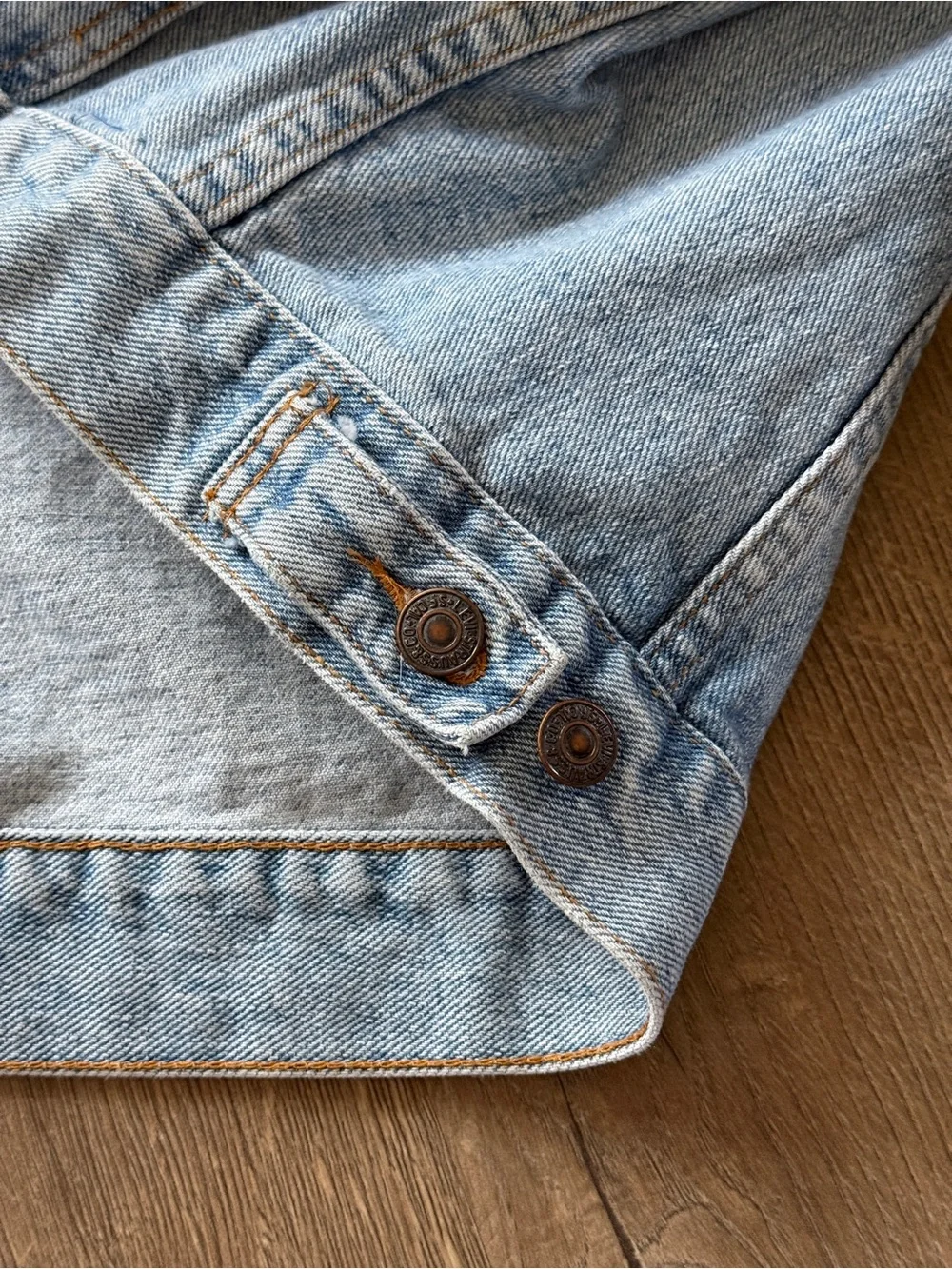 Vintage 1992 Levi’s Classic Light Wash Denim Jacket size Large
